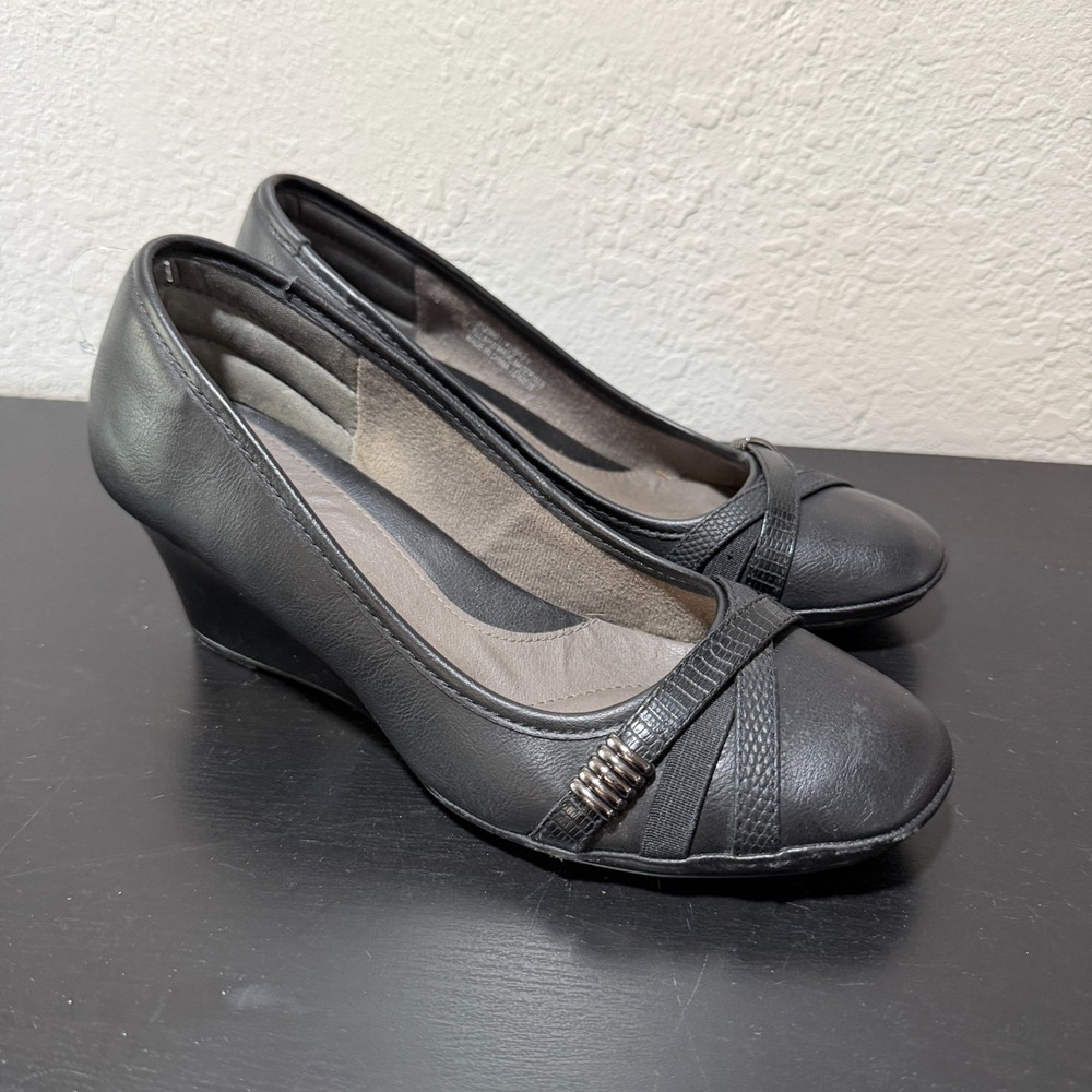 Eurosoft By Sofft Wedge‎ Pumps Women's 8.5M Black Faux Leather Classic Slip On